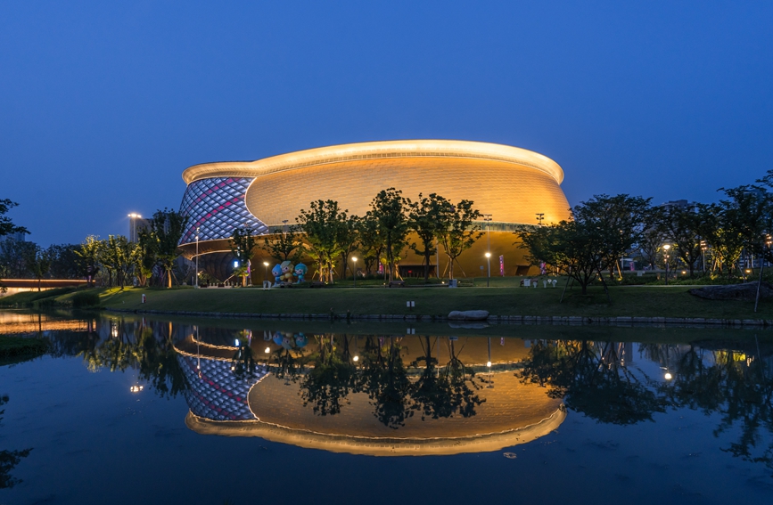 通過智慧照明，羅萊迪思讓杭州拱墅運河亞運公園景觀綻放奪目光彩。羅萊迪思供圖